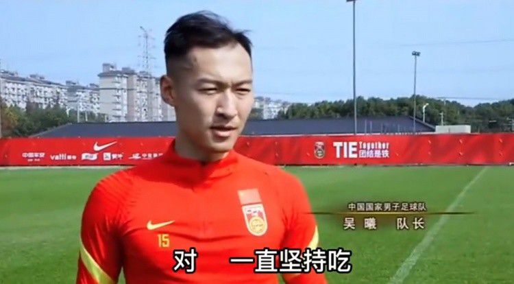 小何在给一个逝者做弥撒后想要闭上其眼，持续几回都没能合上，这十五出头的（？）别是有甚么不清洁的工具吧？死不瞑目啊，天主不存在的吧？否则他怎样能置这些生命于掉臂呢？天主究竟是不存在吧？小安起头思疑本身的信心了。